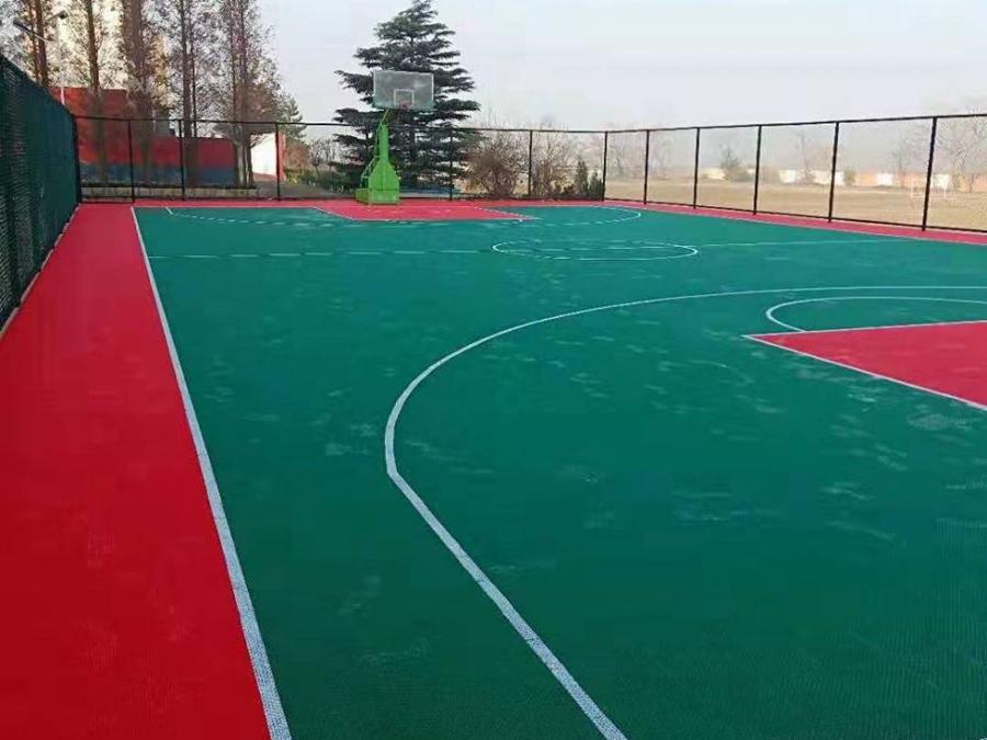 硅PU球場(chǎng)出現(xiàn)針孔的原因是什么？