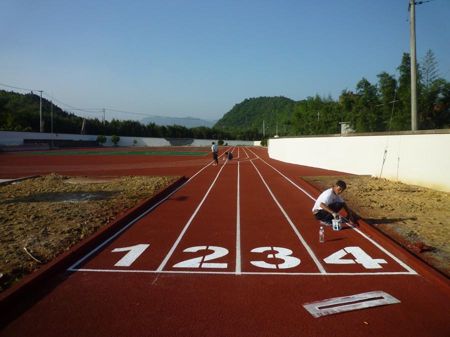 塑膠跑道如保延長使用壽命？塑膠跑道維護(hù)注意事項(xiàng)